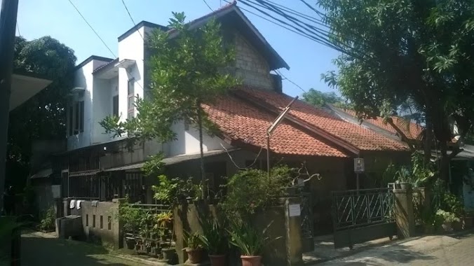 Kost Putri Falihah STAN, Author: Indra Nurwibisono