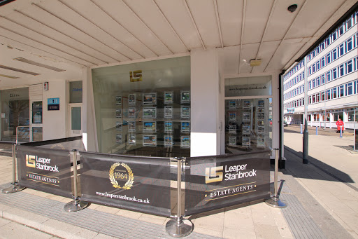 Leaper Stanbrook - Visual