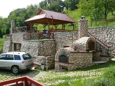 Photos of Cserv&aacute;k house
