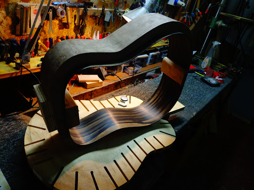 Liuteria, Oliver di Pugliesi Sergio