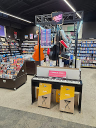 Photo n°3 de Rockstation Amilly à Amilly (Magasin d'instruments de musique)