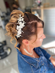 Photo n°9 de Adel Coiffure à Piennes (Salon de coiffure)
