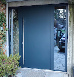 Photo n°1 de Komilfo Miss Store à Chambéry - Pergolas, Stores, Fenêtres, Menuiseries à La Ravoire (Fournisseur de fenêtres)