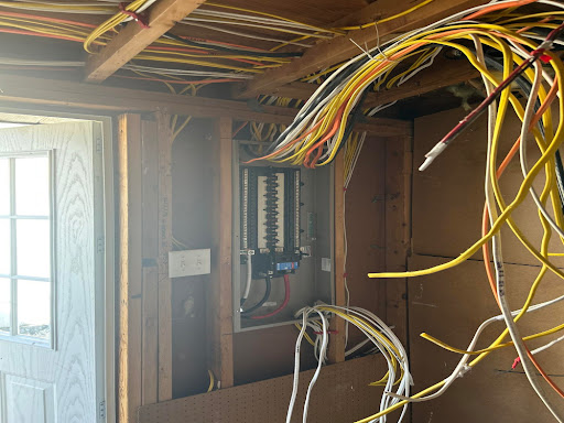 UNIVERSAL Electrical Contractors - Visual