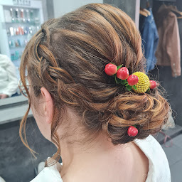 Photo n°8 de Coiffure Et Frimousse Artisan Coiffeur Expert de la Transformation et dans les Nuances à Lusignan (Salon de coiffure)