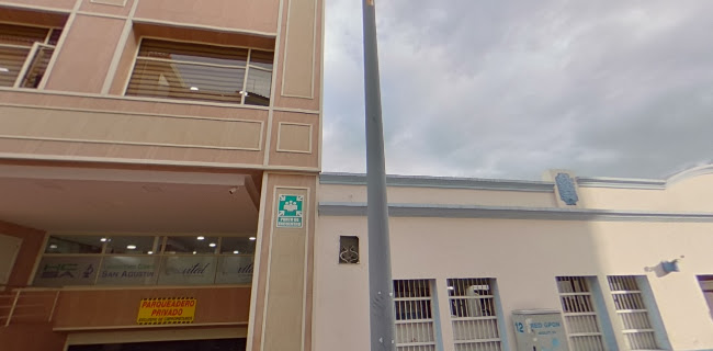 Hospital Clínica "San Agustin" en Loja
