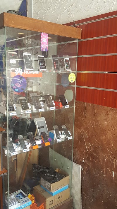 Photos of Omar Link cellular