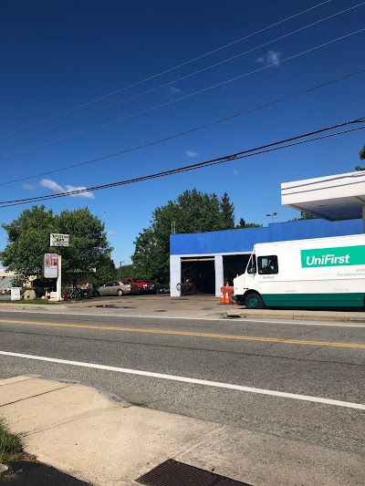 Tiverton Sun Gas Station