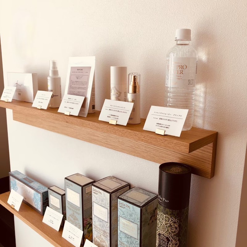 ヒト幹細胞毛髪ケアサロン シズク 宝塚店