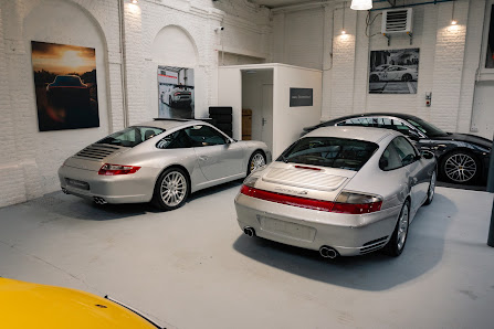 4S AUTOMOBILES ZAC Maurice Schuman, 64 Rue des Frères Lumière, 59560 Comines, France