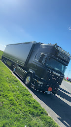 Photo n°1 de Manou Transports à Saint-Escobille (Société de transport international de marchandises)