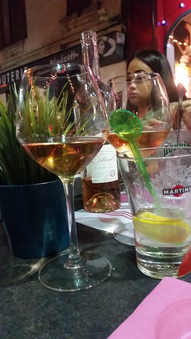 Le Baroque Cafe