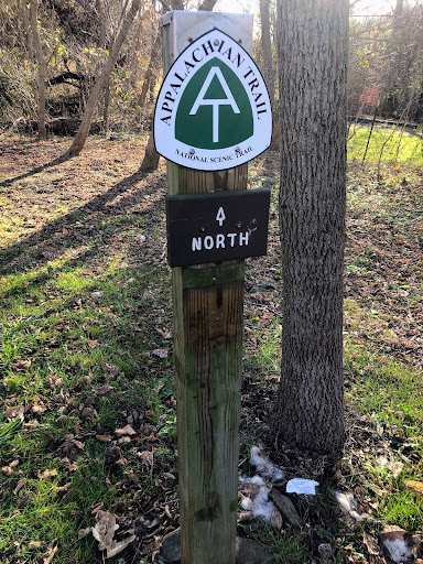 RocknRoll Cycling Casuals Trailhead Parking Gallery - United States