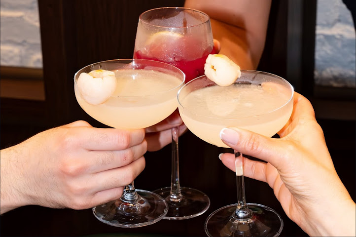 Foursome Bar and Restaurant by null