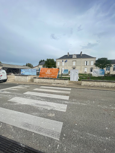 Mairie de Salles-de-Villefagnan
