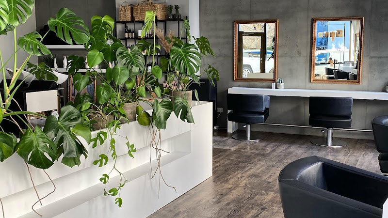 Friseursalon Hairzlich by Hamed