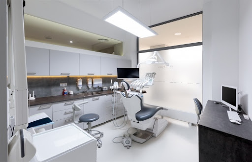 lek. dent. Cezary Pogorzelski