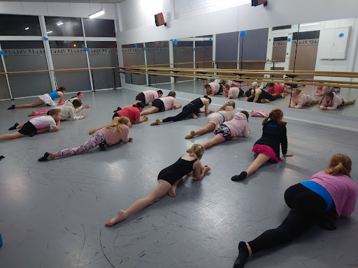 Tech Steps Dance Studio - Visual