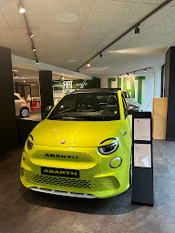 Photo n°7 de Fiat - Abarth - Jeep - Alfa Romeo - Paris 15ème NEUBAUER à Paris (Atelier de réparation automobile)