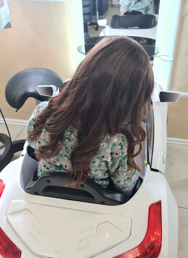 Friseur am Schloss by Lidia Amella - Thumbnail