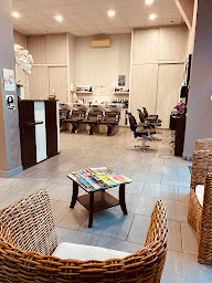 Photo n°2 de L ATELIER BEAUTE à Brioux-sur-Boutonne (Salon de coiffure)