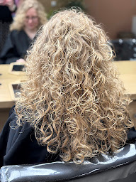 Photo n°8 de Enzo Capelli Libourne à Libourne (Salon de coiffure)