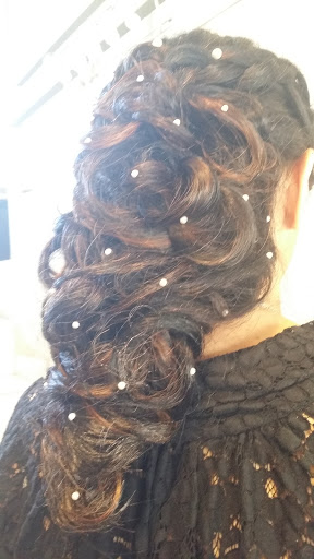 Sandy's Coiffure - Thumbnail