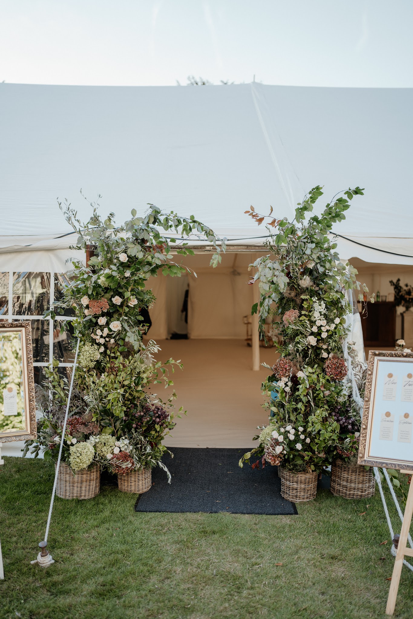 Wild Moments Floral Design - Florists - photo 1