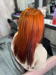 Photo n°15 de Le Petit Salon à Saint-Vallier-de-Thiey (Salon de coiffure)