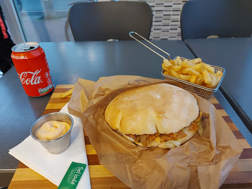 Photo 3 - PIZZA BURGER