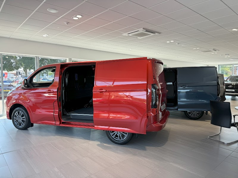 Gates Ford Transit Centre Waltham Cross photo 2