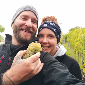 Weingut Steffi & Benny Straub | Häckerwirtschaft Fasanenallee 12, 63920 Großheubach, Deutschland