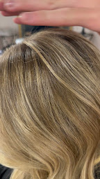 Photo n°2 de Van coloriste paris à Paris (Salon de coiffure)