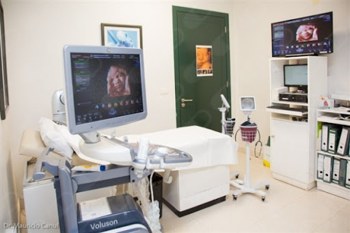 Dr. Mauricio Isaac Canul Rojas, Ginecólogo