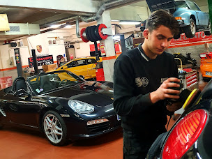 Photo n°13 de Atelier Laugier Mécanique ( garage Dizier ) à Paris (Service de lavage haute pression)