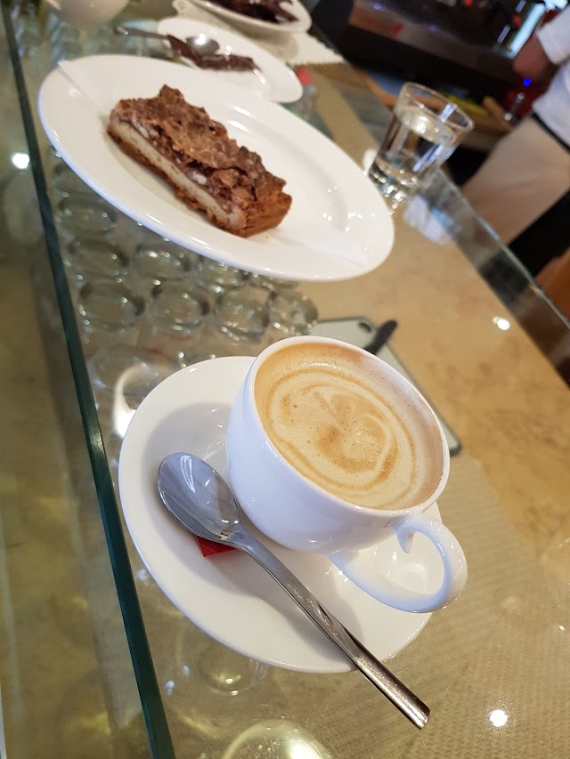Cafe Gelateria Riedl Glurns