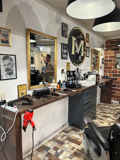Hairdresser and Barber at Max Caen