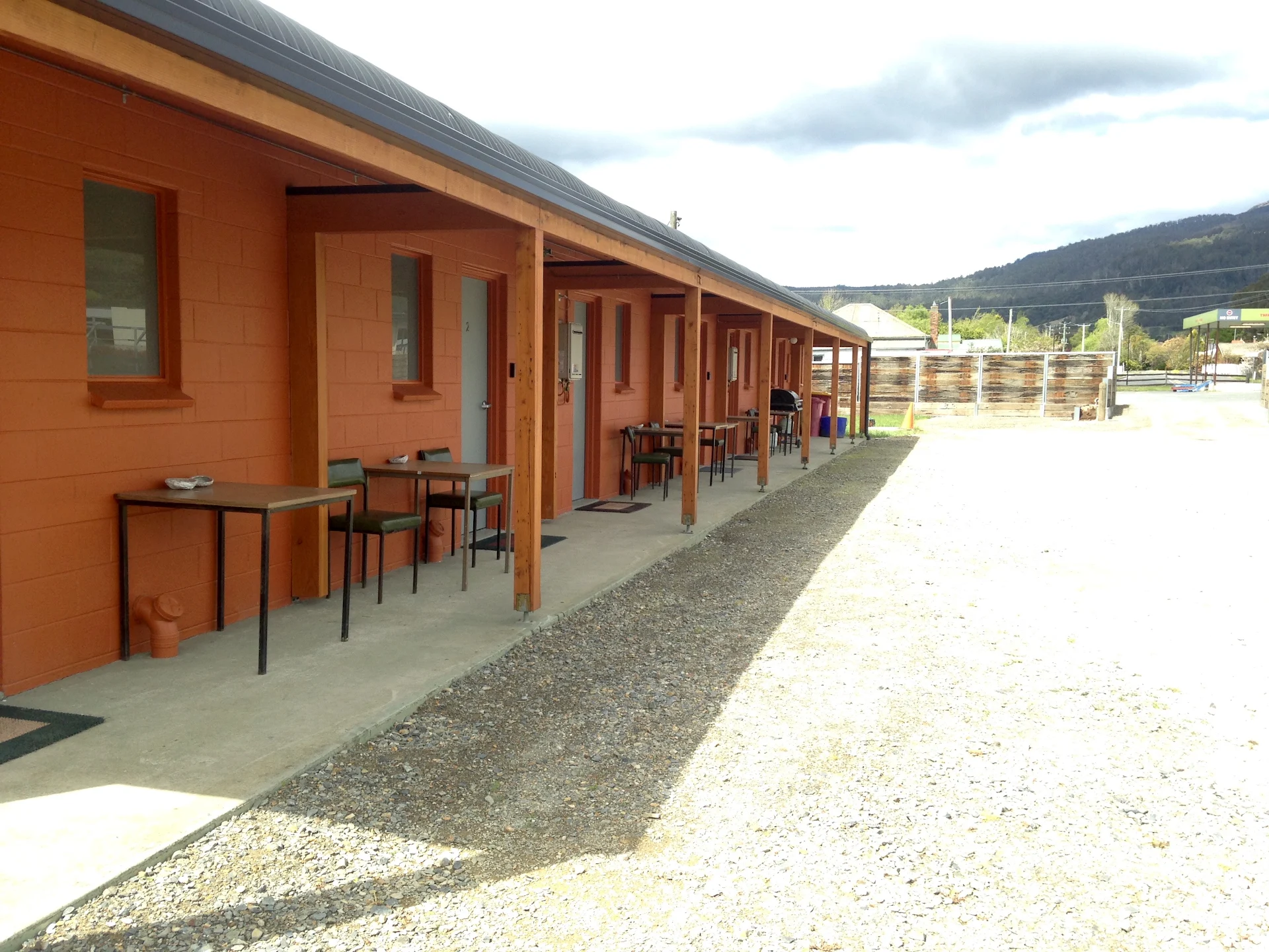 Dusk2Dawn Accommodation Lilydale Tasmania