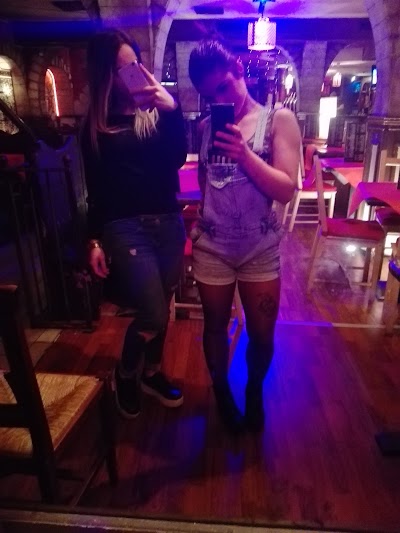 Photos of Newport Caf&egrave; | Music Restaurant - Karaoke