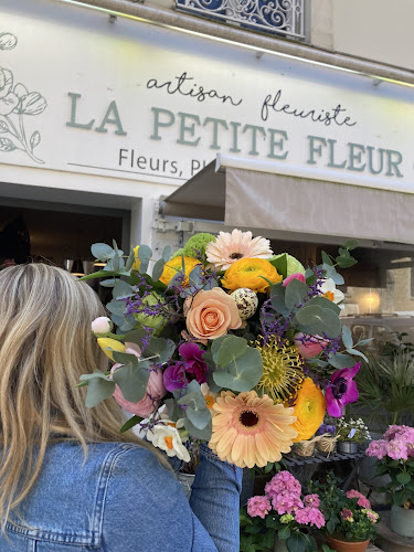 https://www.facebook.com/fleuristeprecigne/