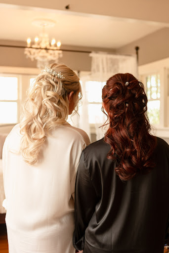 Vantage Salon - Thumbnail