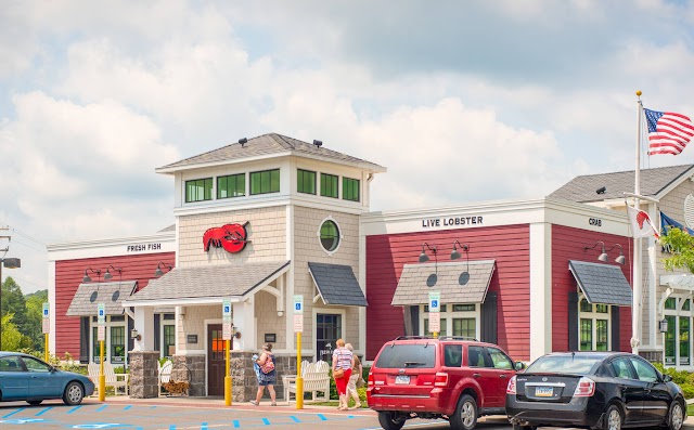 Shops at Crossroads
