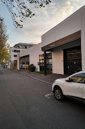 Photo n°25 de Renault Lyon Gerland Garage Sage à Lyon (Atelier de mécanique automobile)