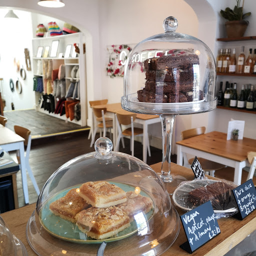 Dinghams cafe - Visual