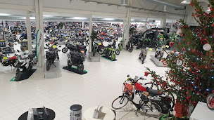 Photo n°30 de Motoland Abbeville Kawasaki , Honda , Ktm , Benelli , Peugeot , Segway ... à Abbeville (Magasin de pneus)