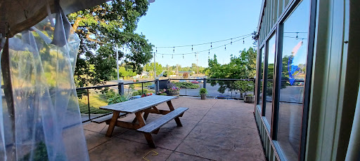 The Upper Deck Pub - Visual