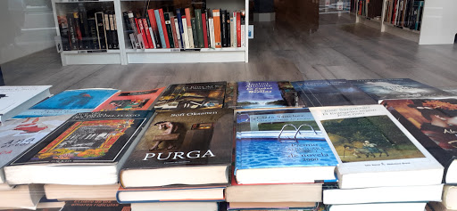 Librería Re-Read Martínez Campos Gallery - Spain