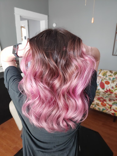 Salon on E - Visual