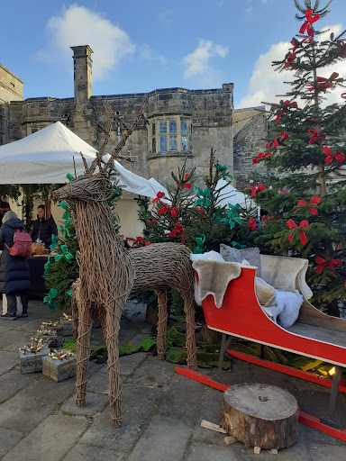 Haddon Hall - Visual