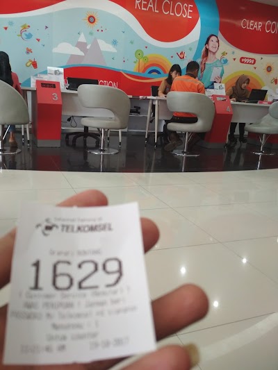 Photos of Grapari Telkomsel
